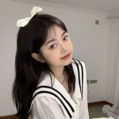 新华社快讯：俄军一架伊尔-76运输机24日在别尔哥罗德州坠毁