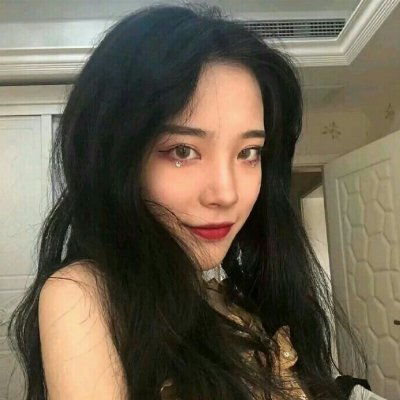 南通一菜地中设立交通信号灯，社区：地已征收计划修路，先装了红绿灯