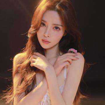 新款特斯拉Model Y冰河蓝实车曝光