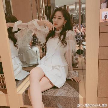 杨紫给我萌没边儿了